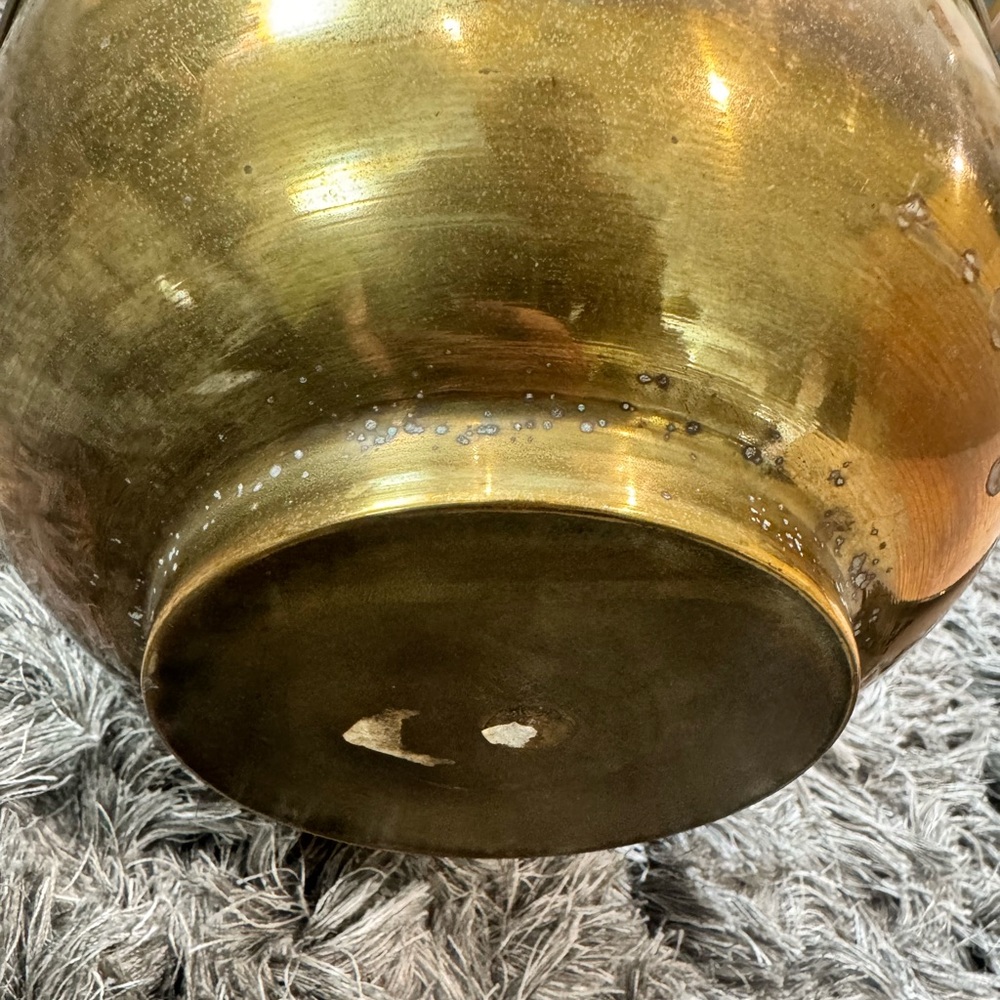 Large vintage brass spittoon style pot with tassel rope - Picture 10 of 12